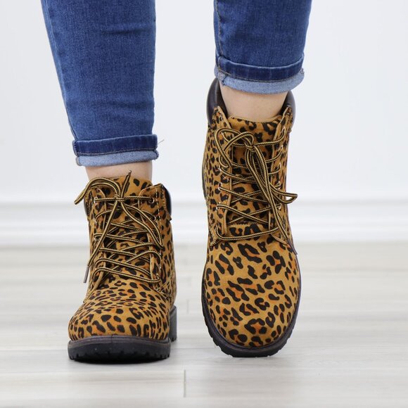 Leopard Print Ankle Boots Lace-Up Faux Nubuck Combat Rugged Sole - Picture 10 of 12
